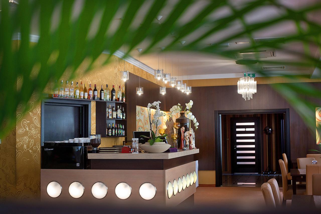 Hotel Restauracja Teczowa Luban Quarto foto