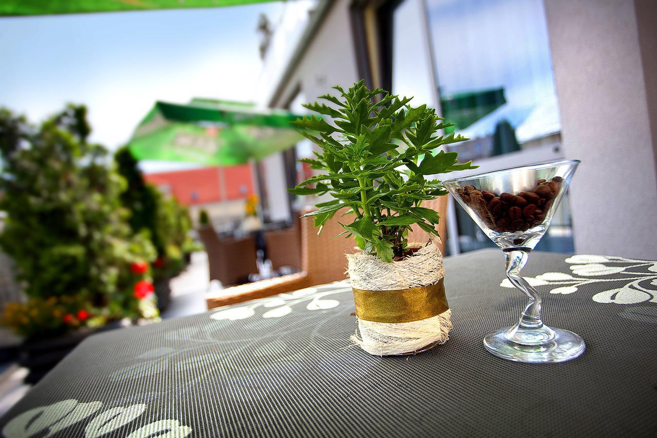 Hotel Restauracja Teczowa Luban Quarto foto